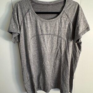 Lululemon Swiftly Tech Short-Sleeve Shirt 2.0  Hip Length - Grey